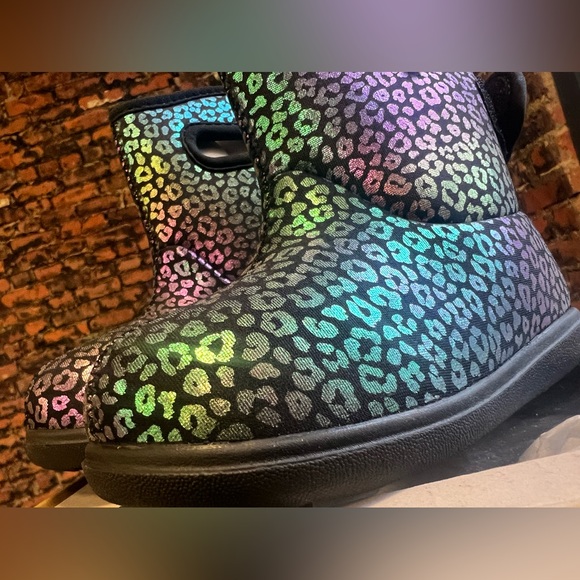 BOGS Baby II Rainbow Leopard All Weather Boots Size:8 NIB - Picture 3 of 16